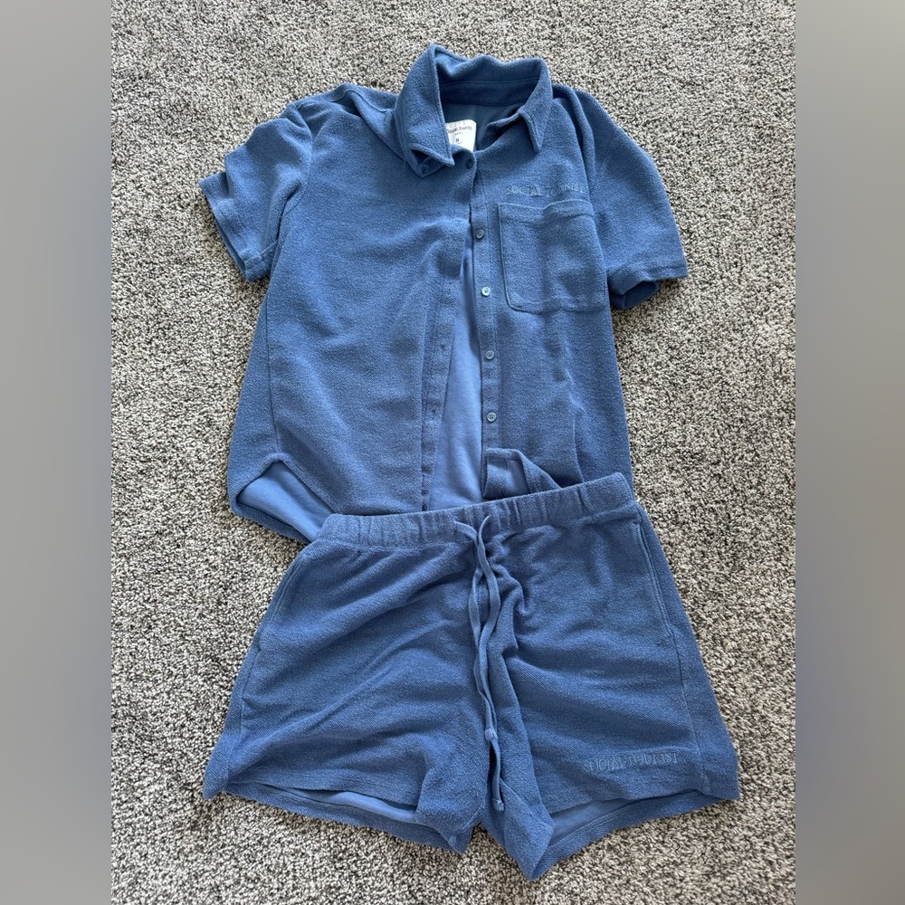 Social tourist set